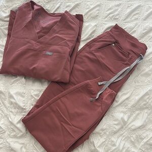 Mauve Figs scrub set